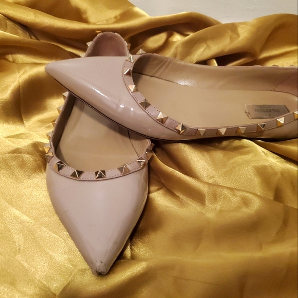 Valentino | Nude Rock Stud Ballerina Flats w Pointy Toe Patent Leather - 8.5 - Picture 5 of 15